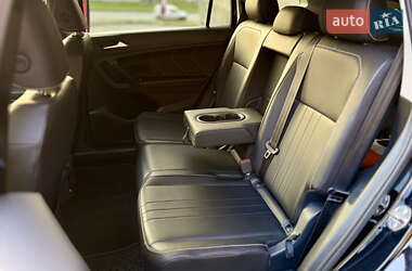 Внедорожник / Кроссовер Volkswagen Tiguan 2021 в 