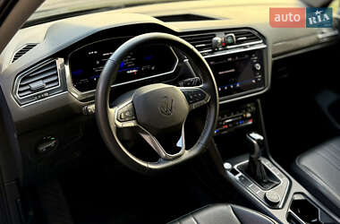 Внедорожник / Кроссовер Volkswagen Tiguan 2021 в 