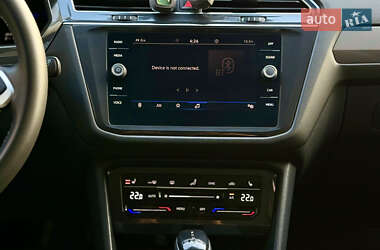 Внедорожник / Кроссовер Volkswagen Tiguan 2021 в 