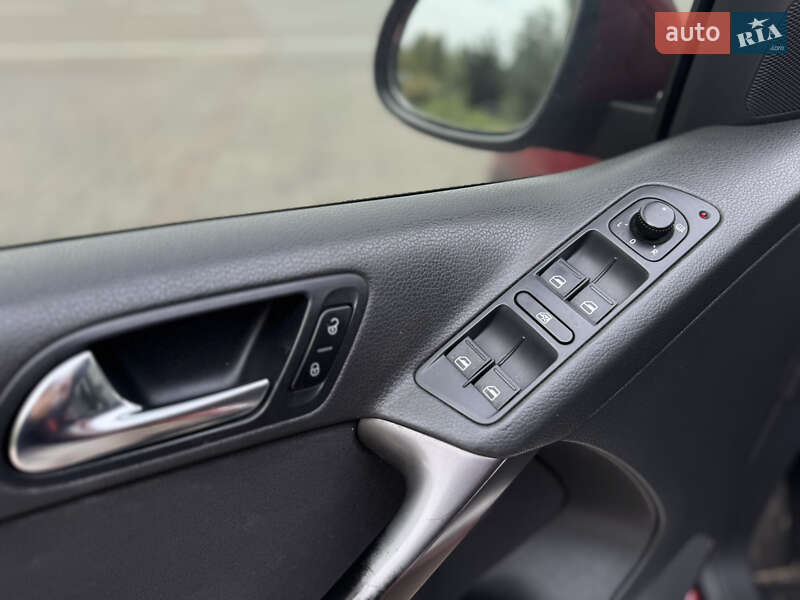 Внедорожник / Кроссовер Volkswagen Tiguan 2008 в Киеве фото 11 Внедорожник / Кроссовер Volkswagen Tiguan 2008 в Киеве