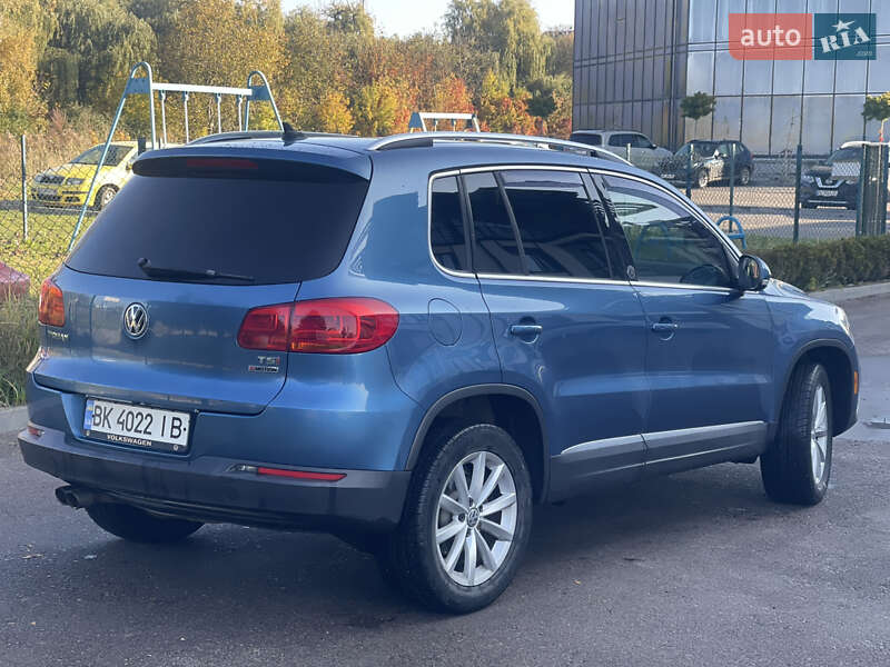 Внедорожник / Кроссовер Volkswagen Tiguan 2016 в Ровно