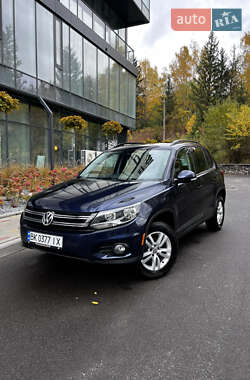 Внедорожник / Кроссовер Volkswagen Tiguan 2015 в Ровно