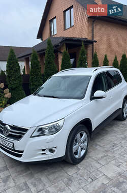 Внедорожник / Кроссовер Volkswagen Tiguan 2011 в Вараше