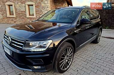 Внедорожник / Кроссовер Volkswagen Tiguan 2020 в 