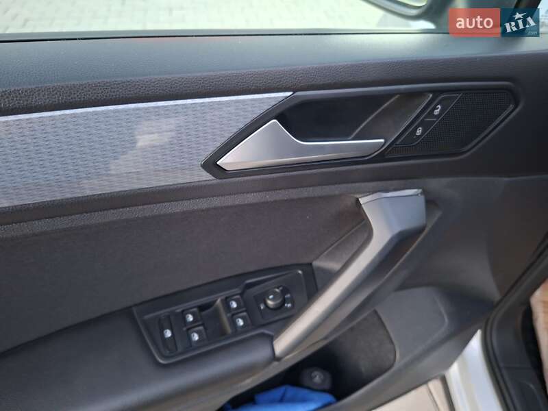 Внедорожник / Кроссовер Volkswagen Tiguan 2021 в Бережанах