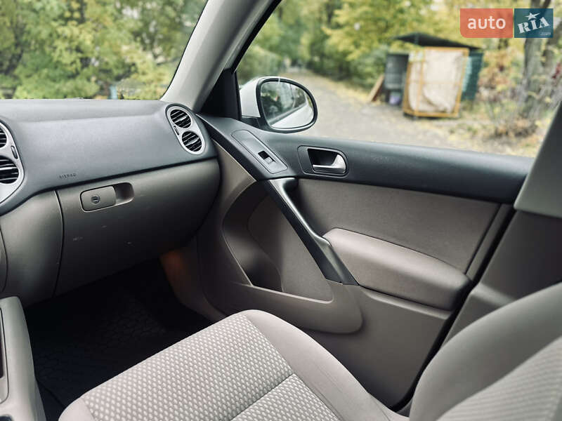 Внедорожник / Кроссовер Volkswagen Tiguan 2008 в Киеве фото 22 Внедорожник / Кроссовер Volkswagen Tiguan 2008 в Киеве