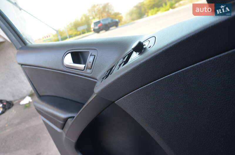 Внедорожник / Кроссовер Volkswagen Tiguan 2015 в Дрогобыче