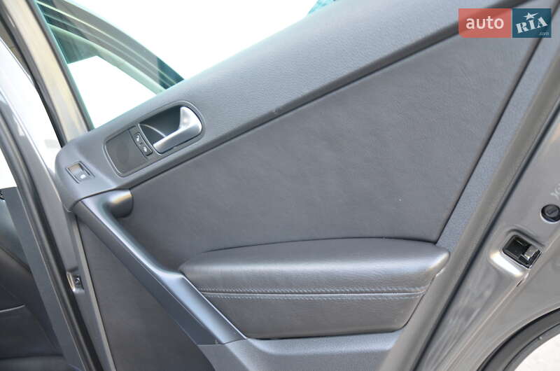 Внедорожник / Кроссовер Volkswagen Tiguan 2015 в Дрогобыче