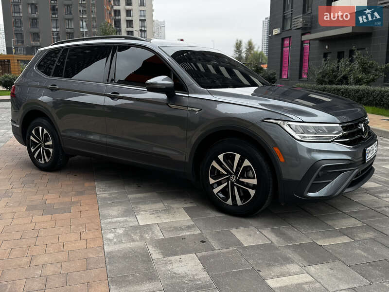 Внедорожник / Кроссовер Volkswagen Tiguan 2023 в Киеве