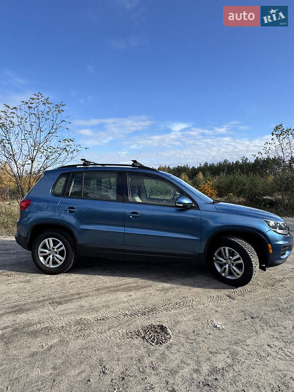 Внедорожник / Кроссовер Volkswagen Tiguan 2017 в Ирпене