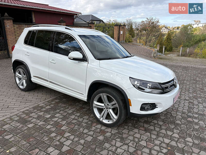 Внедорожник / Кроссовер Volkswagen Tiguan 2015 в 