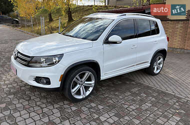 Внедорожник / Кроссовер Volkswagen Tiguan 2015 в 