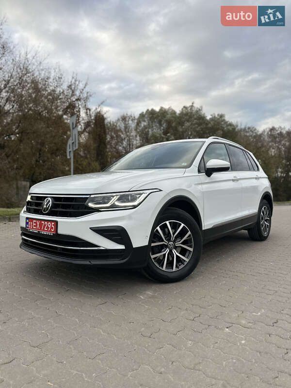Позашляховик / Кросовер Volkswagen Tiguan 2021 в  фото Позашляховик / Кросовер Volkswagen Tiguan 2021 в