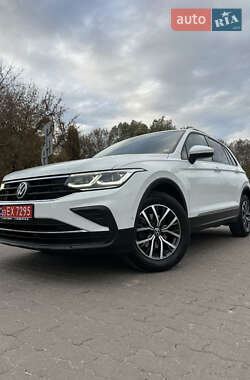 Позашляховик / Кросовер Volkswagen Tiguan 2021 в  фото 9 Позашляховик / Кросовер Volkswagen Tiguan 2021 в