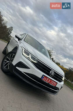 Позашляховик / Кросовер Volkswagen Tiguan 2021 в  фото 16 Позашляховик / Кросовер Volkswagen Tiguan 2021 в