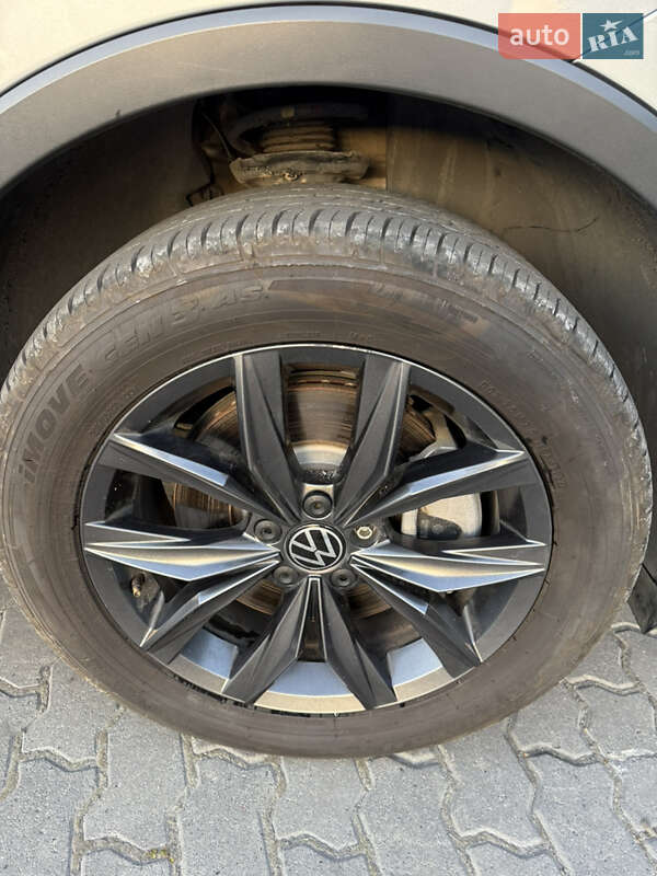 Внедорожник / Кроссовер Volkswagen Tiguan 2022 в Львове