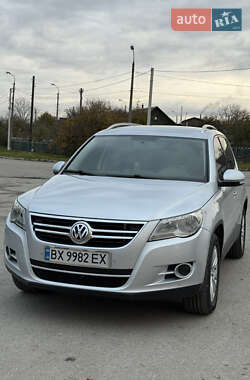Внедорожник / Кроссовер Volkswagen Tiguan 2009 в Изяславе