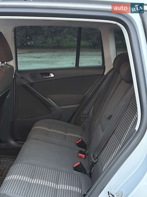 Позашляховик / Кросовер Volkswagen Tiguan 2009 в Ізяславі