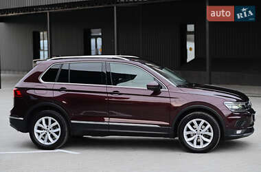 Позашляховик / Кросовер Volkswagen Tiguan 2018 в  фото 6 Позашляховик / Кросовер Volkswagen Tiguan 2018 в