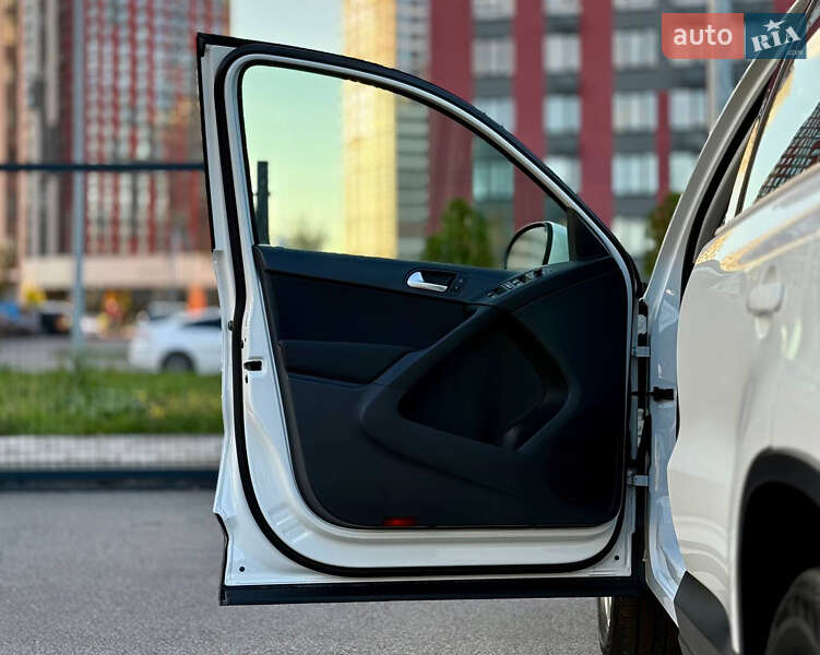 Внедорожник / Кроссовер Volkswagen Tiguan 2016 в Киеве фото 21 Внедорожник / Кроссовер Volkswagen Tiguan 2016 в Киеве