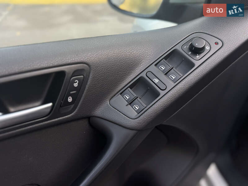 Позашляховик / Кросовер Volkswagen Tiguan 2012 в Києві