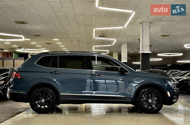 Внедорожник / Кроссовер Volkswagen Tiguan 2020 в 