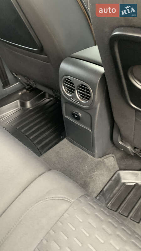 Позашляховик / Кросовер Volkswagen Tiguan 2011 в Новій Водолагі