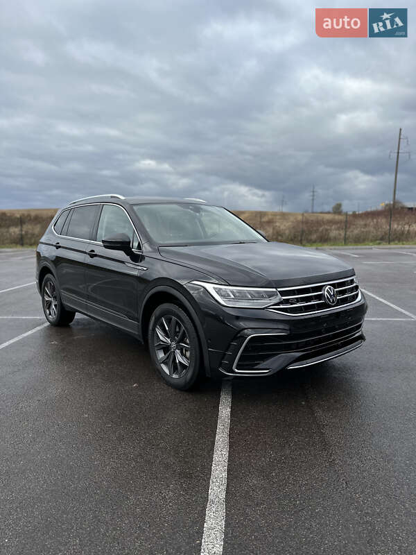 Позашляховик / Кросовер Volkswagen Tiguan 2022 в Рівному