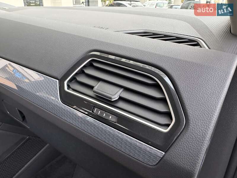 Позашляховик / Кросовер Volkswagen Tiguan 2021 в Києві фото 30 Позашляховик / Кросовер Volkswagen Tiguan 2021 в Києві