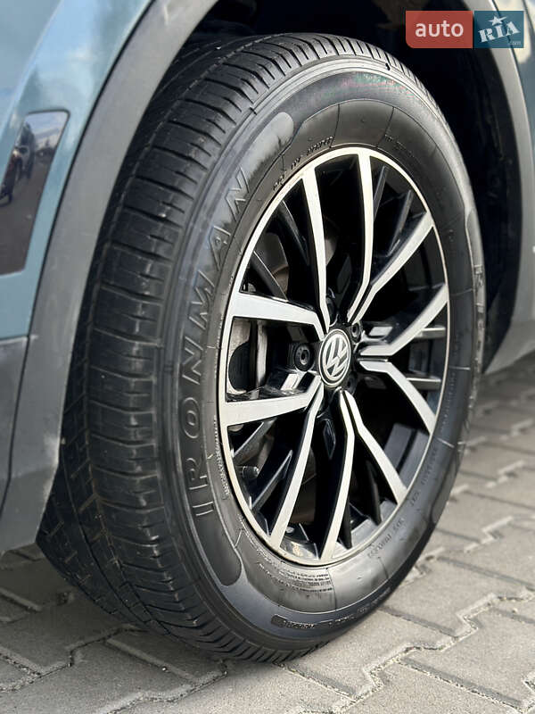 Внедорожник / Кроссовер Volkswagen Tiguan 2021 в Тернополе