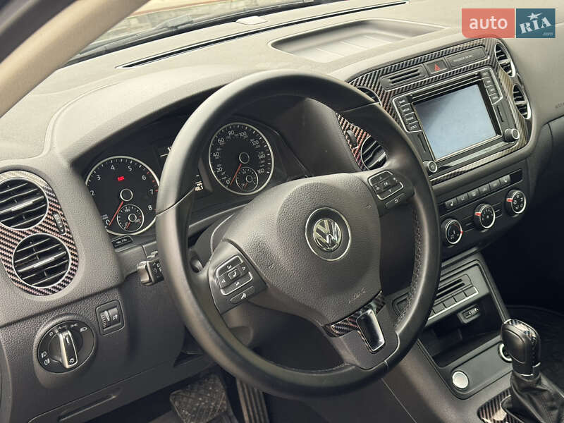 Позашляховик / Кросовер Volkswagen Tiguan 2015 в Дубні