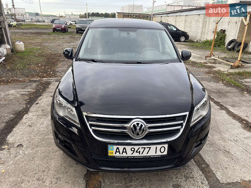 Внедорожник / Кроссовер Volkswagen Tiguan 2010 в Киеве
