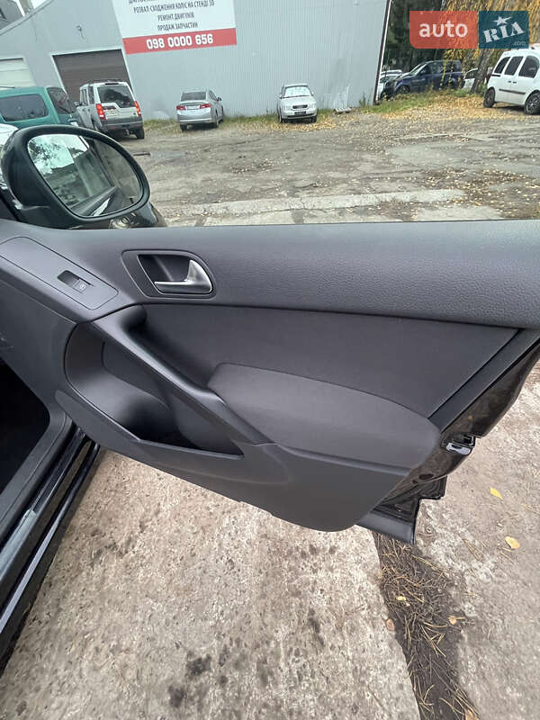 Внедорожник / Кроссовер Volkswagen Tiguan 2010 в Киеве