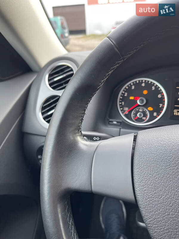 Внедорожник / Кроссовер Volkswagen Tiguan 2010 в Киеве