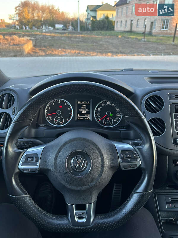 Внедорожник / Кроссовер Volkswagen Tiguan 2015 в Черновцах