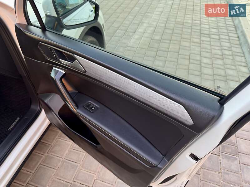Позашляховик / Кросовер Volkswagen Tiguan 2022 в Одесі