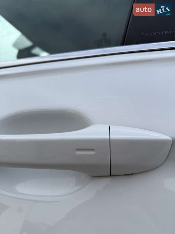 Внедорожник / Кроссовер Volkswagen Tiguan 2021 в Сваляве