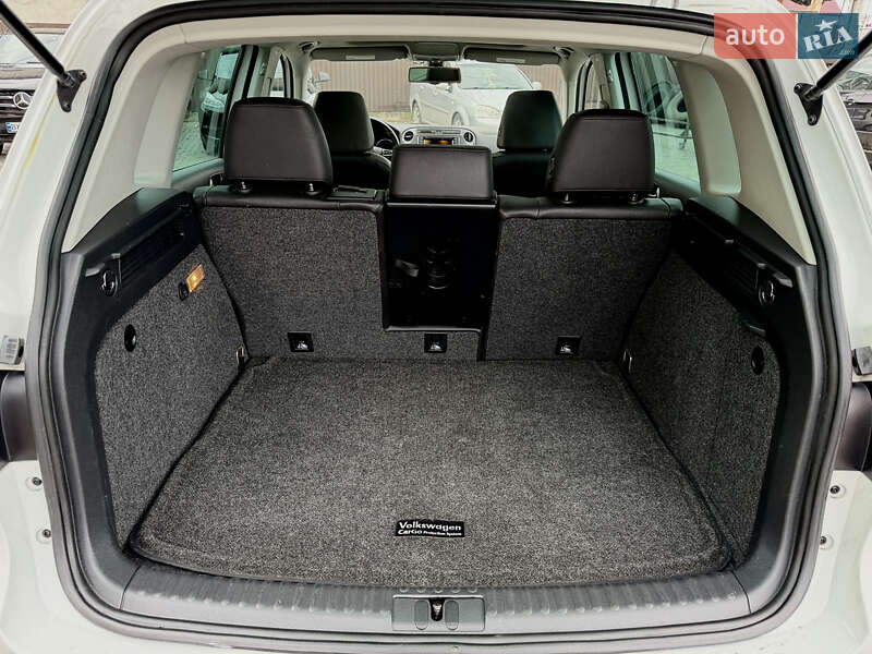 Позашляховик / Кросовер Volkswagen Tiguan 2016 в Кам'янець-Подільському