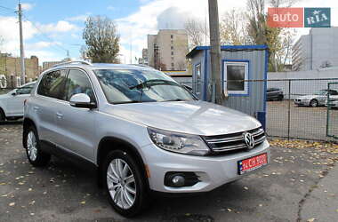 Позашляховик / Кросовер Volkswagen Tiguan 2016 в Києві