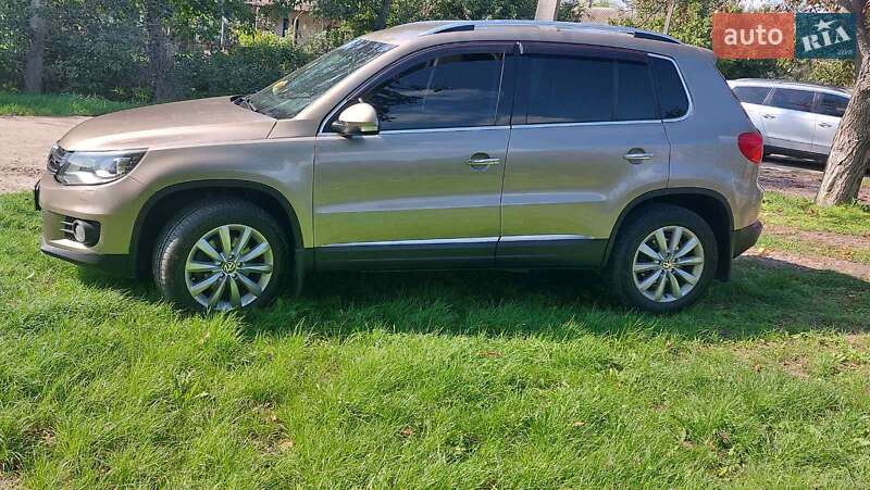 Внедорожник / Кроссовер Volkswagen Tiguan 2013 в Арцизе