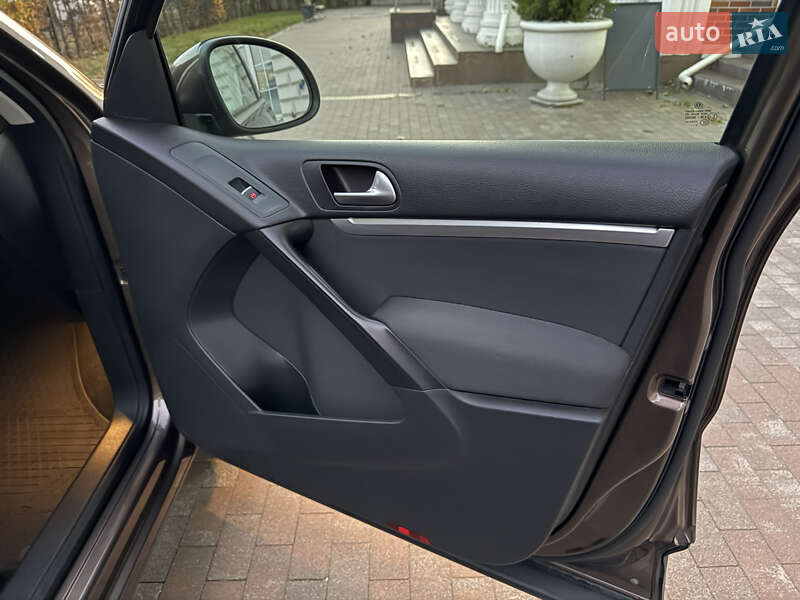 Внедорожник / Кроссовер Volkswagen Tiguan 2013 в Киеве фото 33 Внедорожник / Кроссовер Volkswagen Tiguan 2013 в Киеве