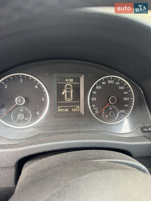 Внедорожник / Кроссовер Volkswagen Tiguan 2011 в Киеве