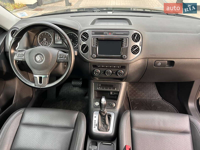 Внедорожник / Кроссовер Volkswagen Tiguan 2015 в Ровно