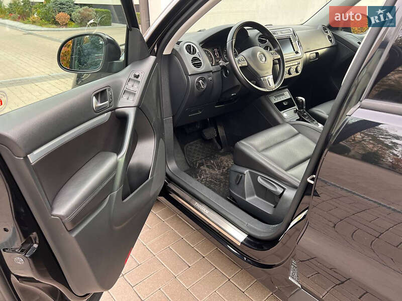 Внедорожник / Кроссовер Volkswagen Tiguan 2015 в Ровно