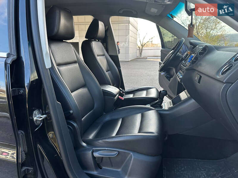 Внедорожник / Кроссовер Volkswagen Tiguan 2012 в Днепре