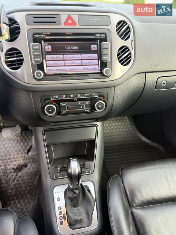 Внедорожник / Кроссовер Volkswagen Tiguan 2011 в Каменец-Подольском