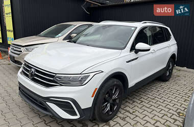 Внедорожник / Кроссовер Volkswagen Tiguan 2021 в Львове