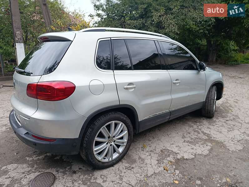 Внедорожник / Кроссовер Volkswagen Tiguan 2011 в Кривом Роге
