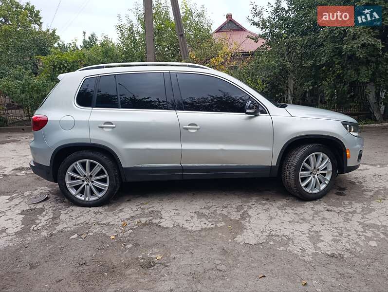 Внедорожник / Кроссовер Volkswagen Tiguan 2011 в Кривом Роге