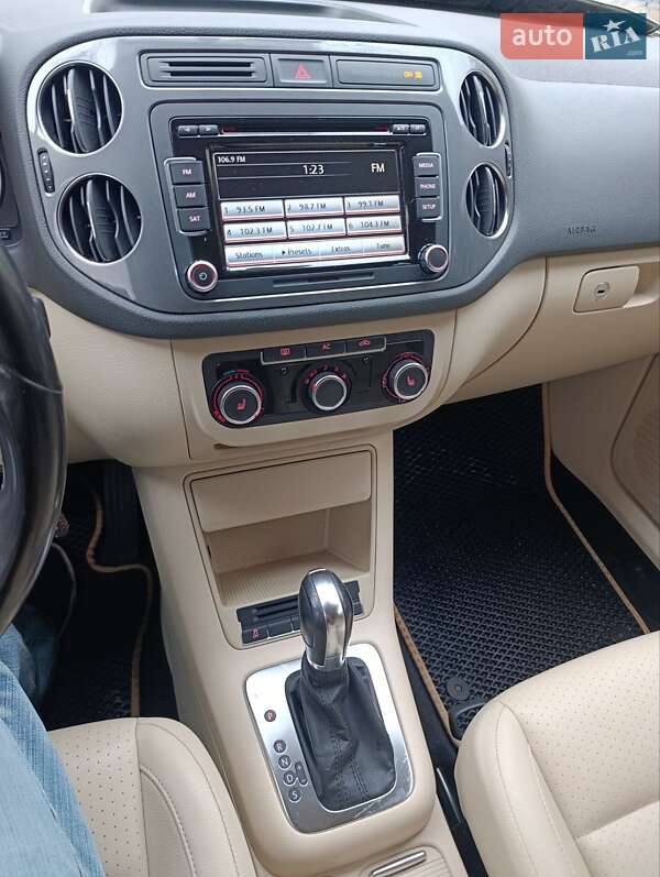 Внедорожник / Кроссовер Volkswagen Tiguan 2011 в Кривом Роге